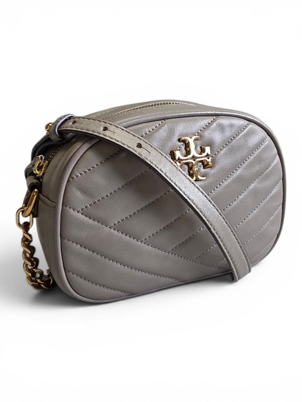 Tory Burch Kira Chevron Camera Bag – Taupe Gray